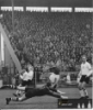 29. 3. 1961 - liga na Spartě - Hledík vpravo sleduje Svobodovu střelu (blondýn v tmavém)