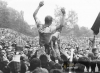 Jaro 1965 - Pičman nad hlavami nadšených diváků