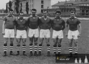 Léto 1960 - útočníci Hradce. Jiří Černý druhý zprava.