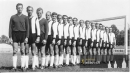 Spartak Hradec Králové - s Paulusem vepředu - se fotí před sezónou 1962 - 63