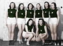 Železničářky Hradec Králové –  Mistryně Československa 1946. Zleva stojí Irena Pulkertová,  Eva Žatecká,  Jarmila Vaňková,  Hana Marešová, Jiřina Divecká, Slávka Rerychová. Dole zleva Irma Novotná a Jiřina Holešovská. Tmavě zelený dres, bílé trenýrky.