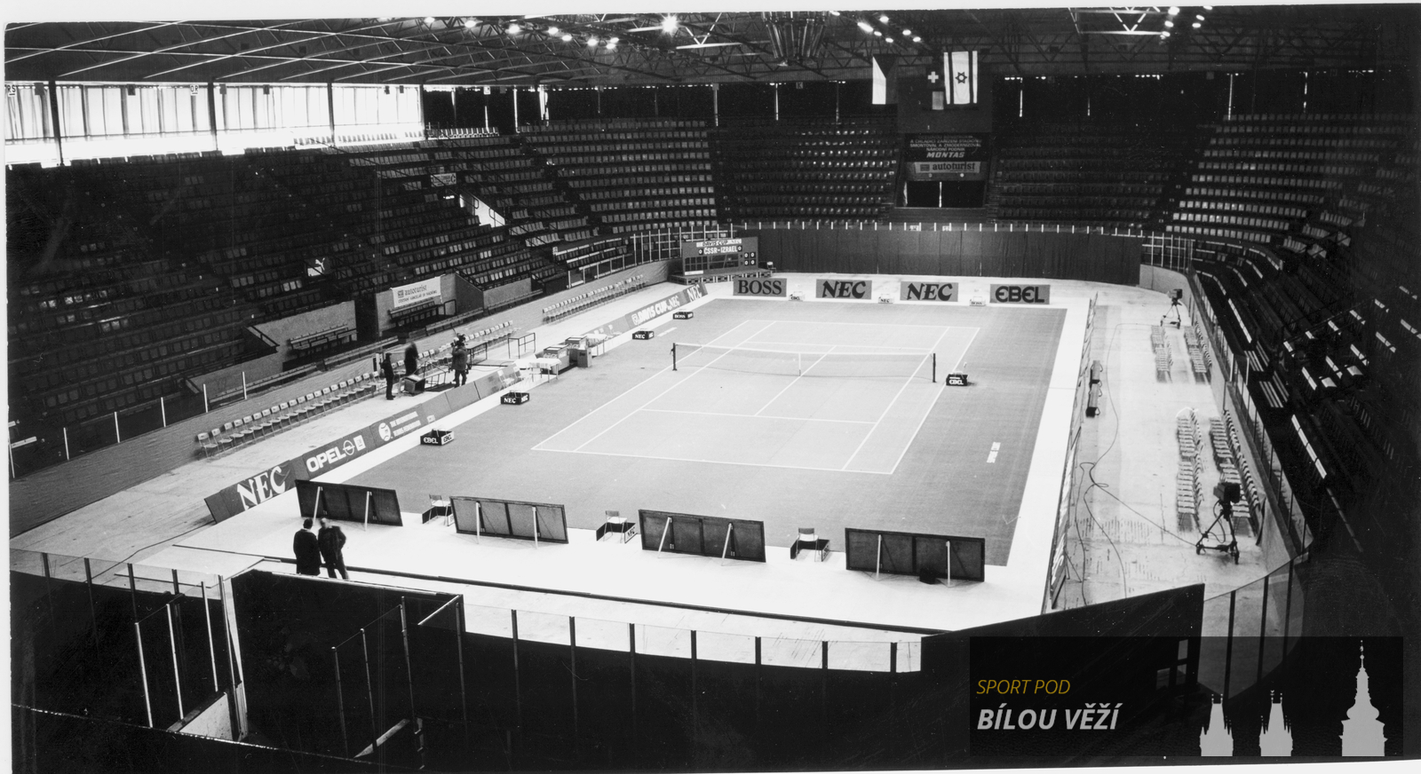 Na hradeckém zimním stadionu je vše připraveno k zápasu s Izraelem